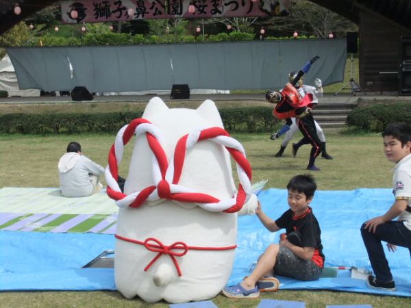 ヒーローショーを観るしっぺい2